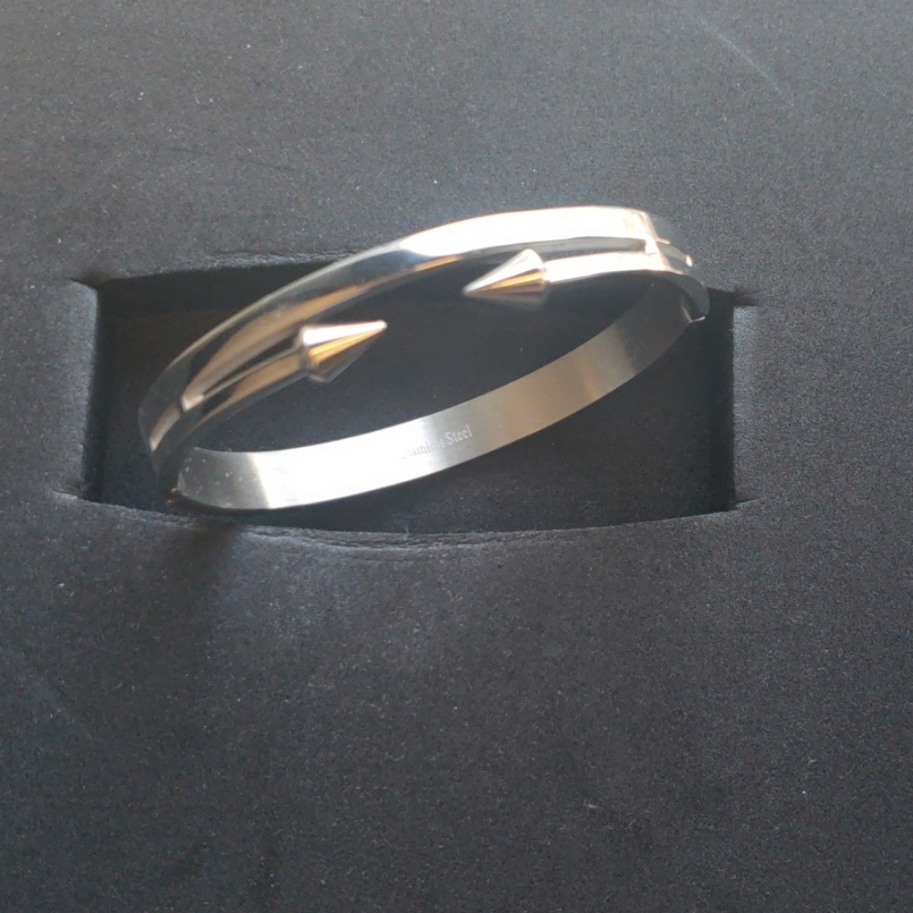 Stainless Steel Double Arrow Hinged Bangle